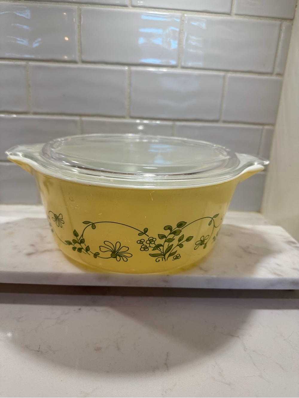 Vintage Pyrex Shenandoah (Green Floral) 2½-quart round casserole. With lid